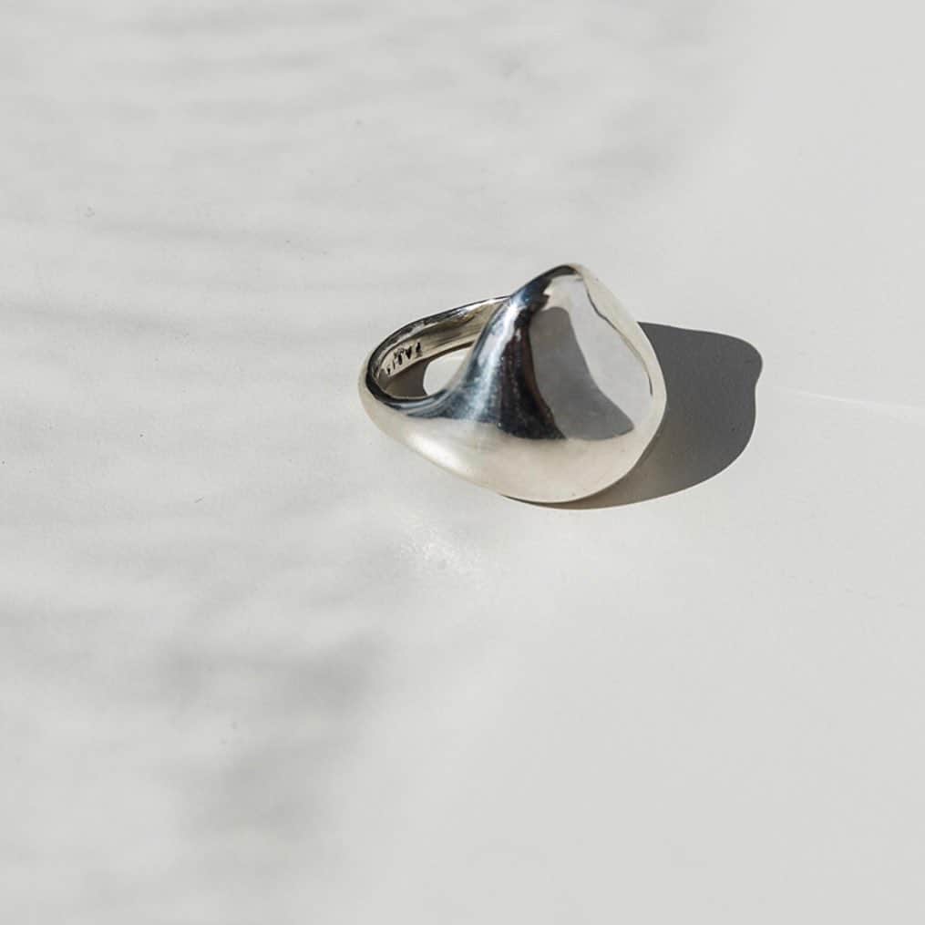 PalinkAのインスタグラム：「Recommend item. 【faris】 Ring ¥33,800+tax→40%off ¥20,280+tax  #palinka#パリンカ#silver #silverring#jwellery」