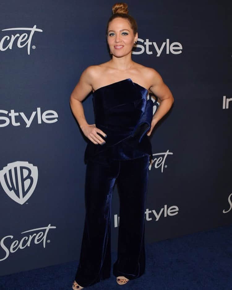 エリカ・クリステンセンのインスタグラム：「@instylemagazine 💛  Last but not least...stylish date. #goldenglobes (Clearly, yes, I did my stylish date a disservice! Lol. Remedied in the next post! The close up shot of my hand was intentional though... I love my matte nails.) Jumpsuit by @roland_mouret,  Hair + makeup by: @hmustephanie」