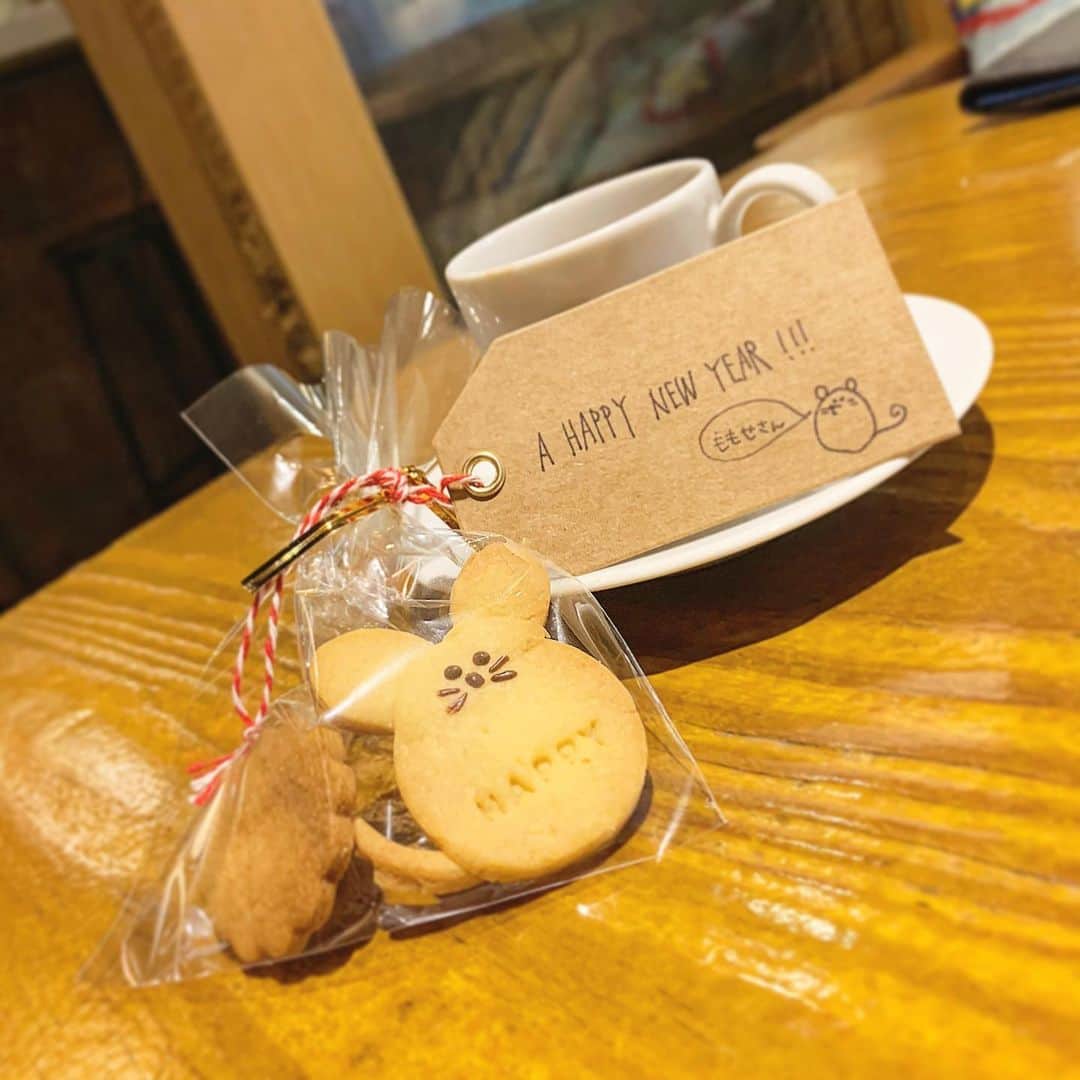 百瀬俊介さんのインスタグラム写真 - (百瀬俊介Instagram)「Thanks for Otoshidama Cookies🍪🐭 #cookies #otoshidama #gift #thankyou #cute」1月7日 16時50分 - momose_shunsuke