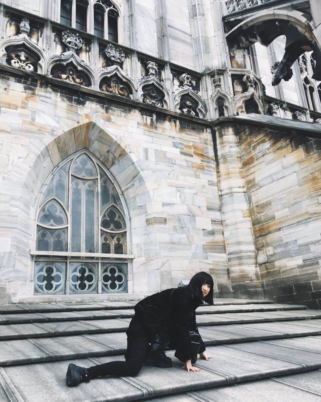 坂東希さんのインスタグラム写真 - (坂東希Instagram)「改めまして あけましておめでとうございます。 ミラノへ行ってドォーモの屋根に這いつくばったりして帰ってまいりました。  今年もよろしくお願いします🤲」1月7日 17時28分 - nozomibando_official