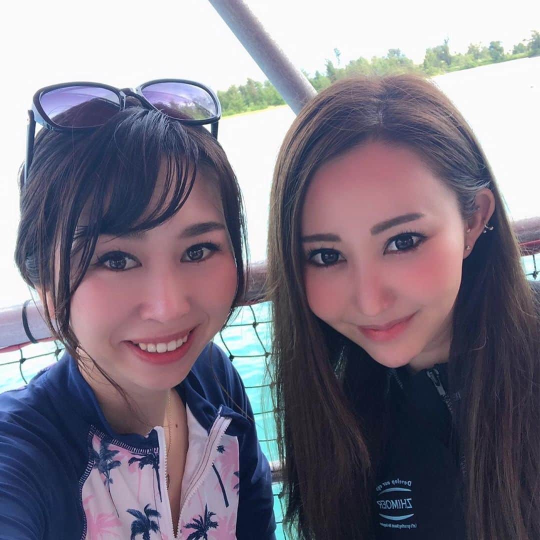 sayoのインスタグラム：「2019年ラスト旅行は 初サイパンに行ってきたよー✨ 夜中ついて次の日の 朝早くから ボートでマニャガハ島行って シュノーケリングしてきたけど 綺麗すぎて感動したー❤️ 写真はシュノーケリング前 シュノーケリング後のバサバサ 綺麗なマニャガハ島 溢れ出る躍動感 どうぞ！笑  #japan#saipan#resort#2019#2020#countdown#cruising#sea#managaha#managahaisland #ilovesaipan #trip #シュノーケリング#カウントダウン#サイパン#リゾート#女子旅#マニャガハ島」