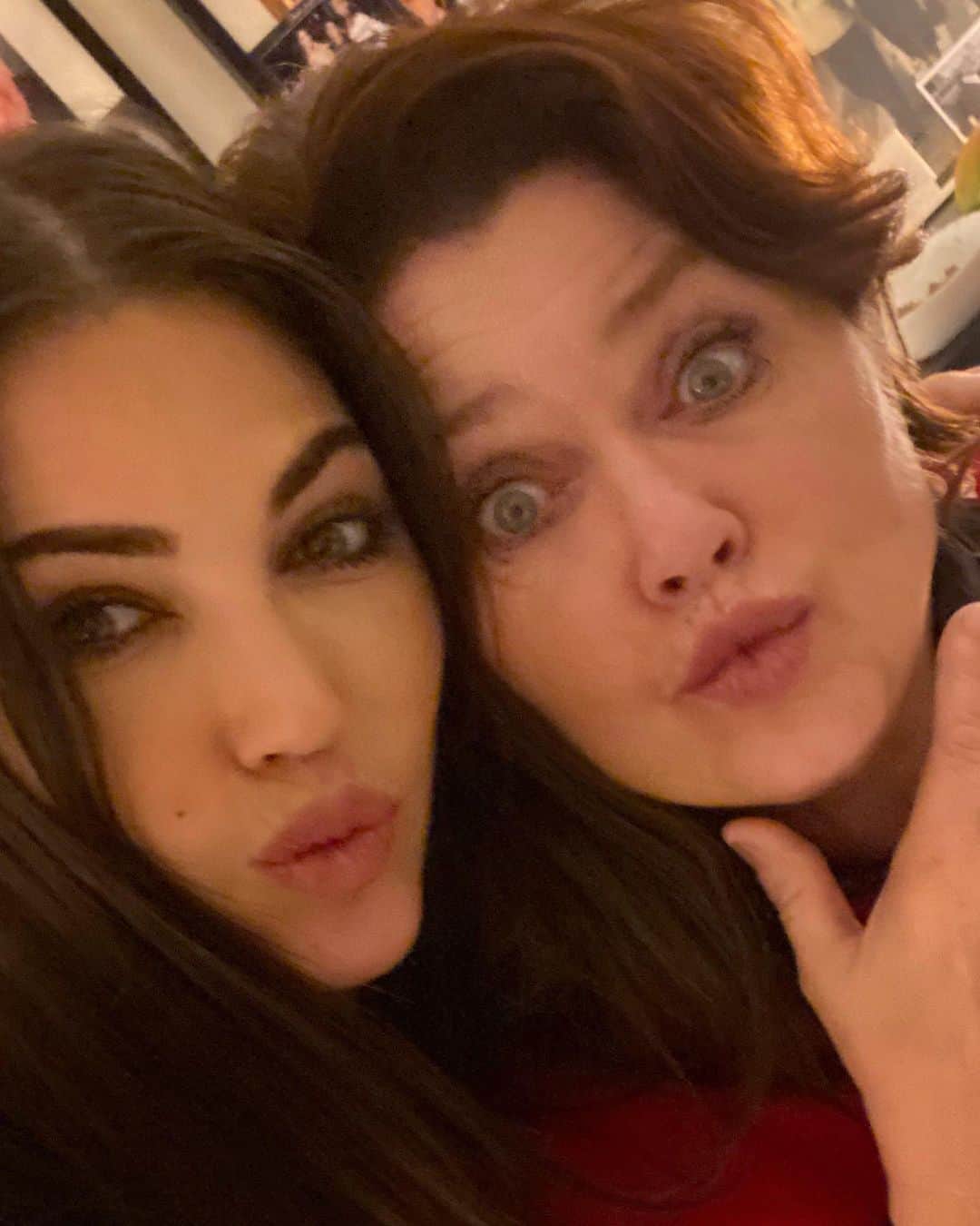 ヨランテ・ヴァン・カスベルヘンのインスタグラム：「Happy Birthday to my everything!! 🥳❤️🎉 #MyMommy #MyAngel」
