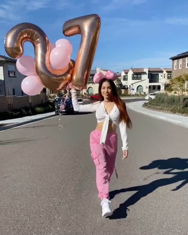 Maddy Belleのインスタグラム：「Who wants to fuck w the birthday bitchhh?💓 ->BaddieMaddy.com #27 #bdaysale」