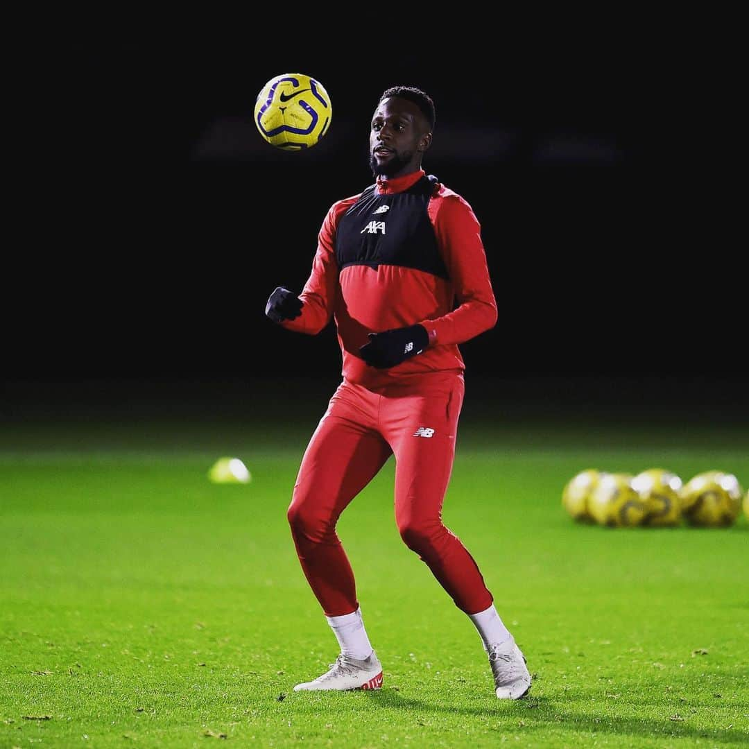 リヴァプールFCさんのインスタグラム写真 - (リヴァプールFCInstagram)「All smiles and hard work 😃 The Reds prepare for @spursofficial 💪 #LFC #LiverpoolFC」1月8日 4時45分 - liverpoolfc