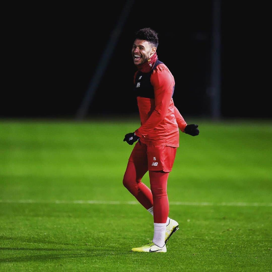 リヴァプールFCさんのインスタグラム写真 - (リヴァプールFCInstagram)「All smiles and hard work 😃 The Reds prepare for @spursofficial 💪 #LFC #LiverpoolFC」1月8日 4時45分 - liverpoolfc