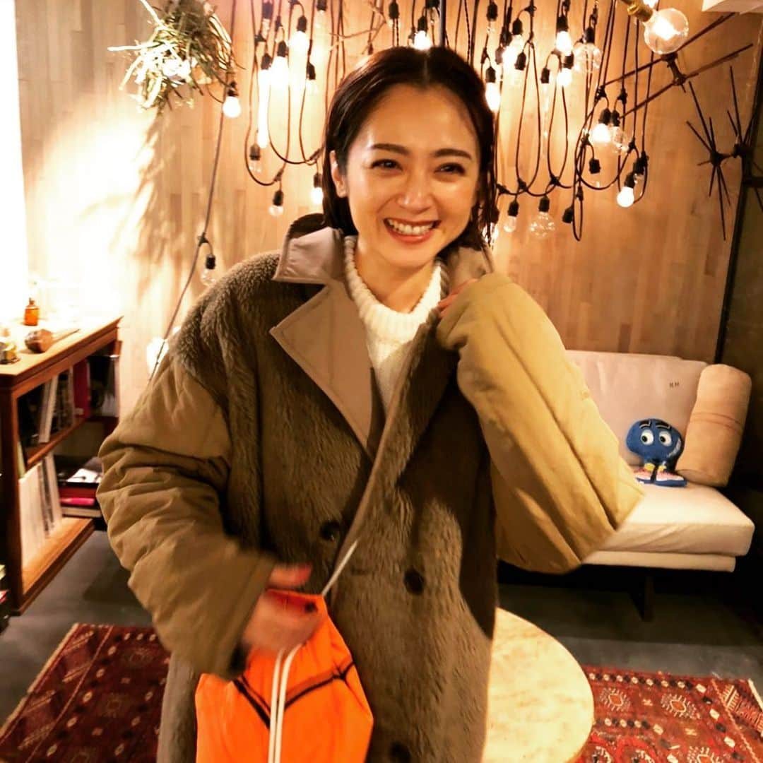 安達祐実さんのインスタグラム写真 - (安達祐実Instagram)「🧡💛🧡 #髪切って #やっと #2020年 #始まった感じしてる」1月7日 20時35分 - _yumi_adachi