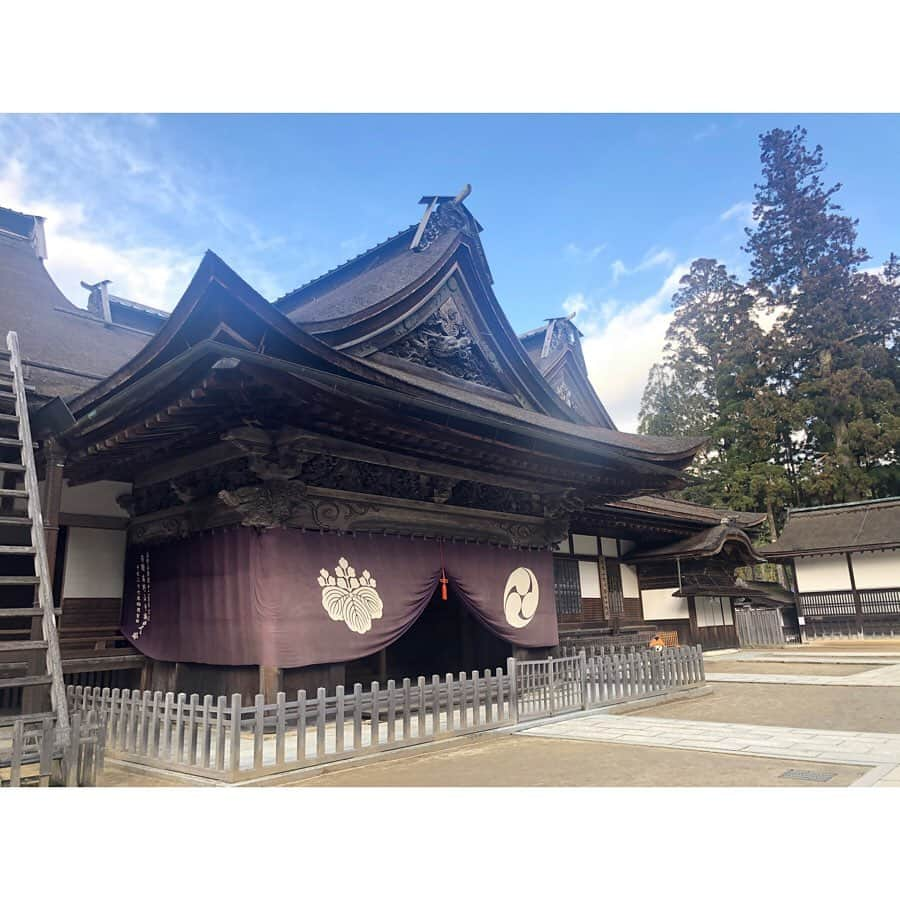 茨木菜緒さんのインスタグラム写真 - (茨木菜緒Instagram)「高野山の旅🥰 行けて良かった♡♡ . 今年はたくさん勉強しよう✏︎ そして内面も外見も磨こ❤︎✨ 今年もよろしくお願いします🙇‍♀️☺️🙏 . #高野山 #世界遺産 #和歌山県  #こうやくん 📸😂」1月7日 21時00分 - kudonao2218