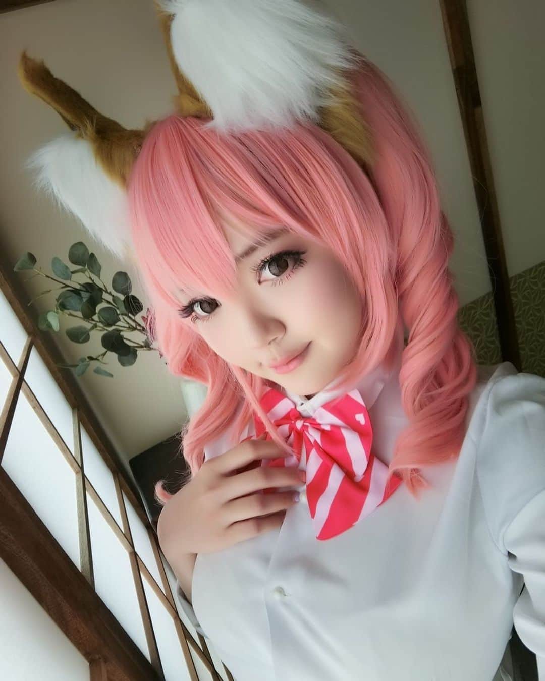 YingTzeさんのインスタグラム写真 - (YingTzeInstagram)「First Photoshoot Of The Year 2020 ! Today’s Photoshoot is Tamamo School Uniform ~ ❤️🐱 _ This will be Tier 10 for my Patreon this month ! ❤️ ▶️ www.patreon.com/yingtze Rewards will be sent on 15th each month starting from January 2020 ! _ #blessed #tamamonomae #fateextella  #fatecosplay #twintails #kemonomimi」1月7日 21時03分 - yingtze