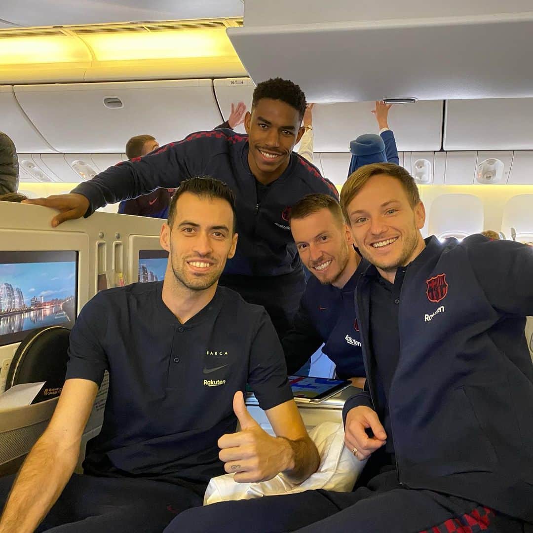 イヴァン・ラキティッチのインスタグラム：「Supercopa de españa..!🛫🇪🇸💪🇸🇦 @5sergiob @juniorfirpo3 @netoomurara」