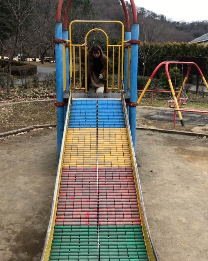 のインスタグラム：「#デブチャレンジ  #デブチャレ #うんこ座り滑り」