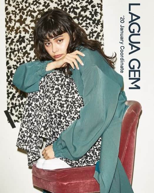 エイミーのインスタグラム：「ちょこん」
