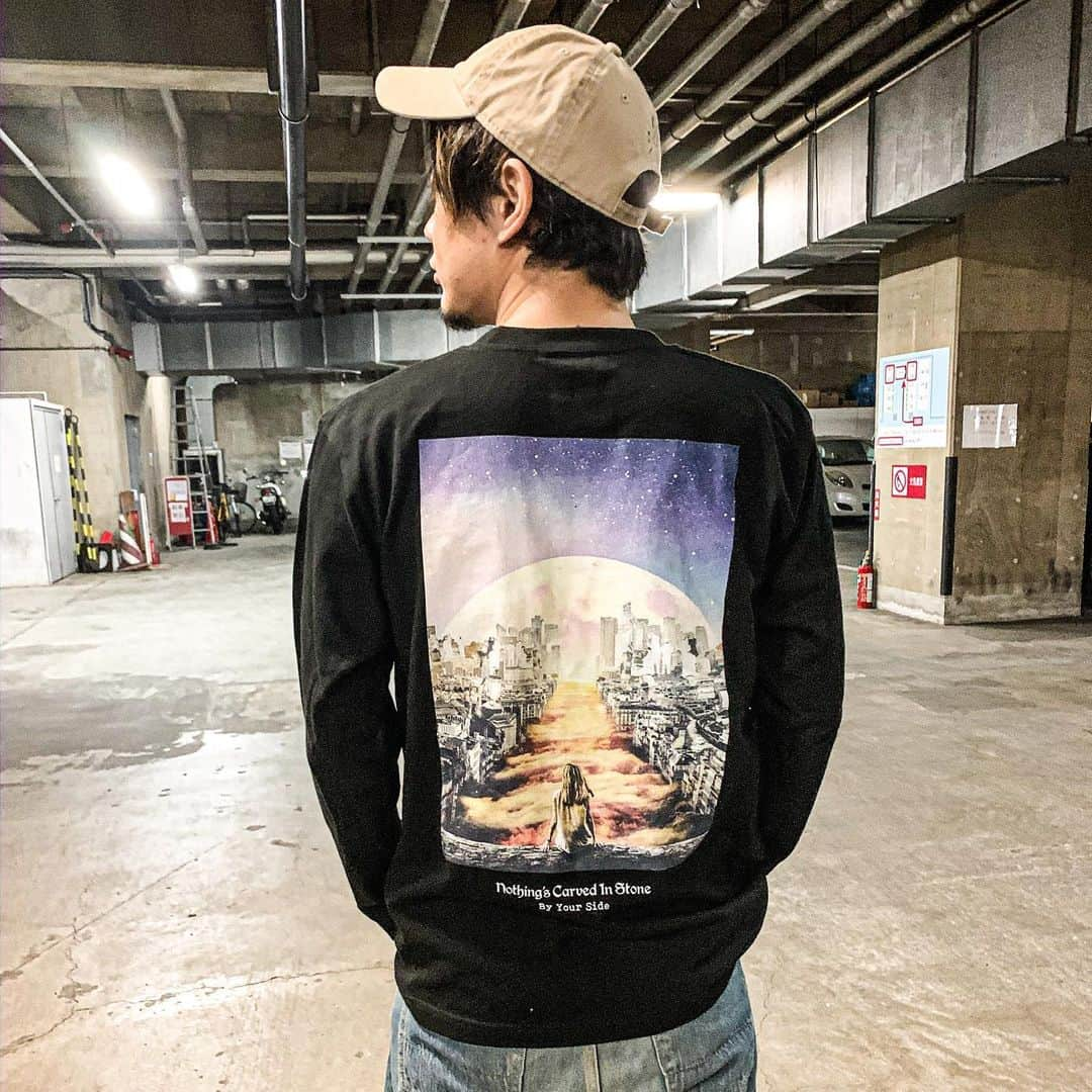 Nothing’s Carved In Stoneさんのインスタグラム写真 - (Nothing’s Carved In StoneInstagram)「【着用写真】﻿ By Your Side ロンT(黒/白)﻿ SIZE：S / M / L / XL  4,500円（村松 M着用）﻿ ﻿ ワンマンシリーズ限定販売のTシャツとなります。﻿ ぜひチェックしてみてください。﻿ ﻿ ・1月9日(木)Zepp Tokyo﻿ ・1月11日(土)Zepp Fukuoka﻿ ・1月13日(月祝)仙台Rensa﻿ ・1月17日(金)Zepp Nagoya﻿ ・1月18日(土)Zepp Osaka Bayside﻿ ﻿ チケット等、詳細はオフィシャルサイトをご覧ください﻿ ﻿ #nothingscarvedinstone #ナッシングス #ncis #silversunrecords #byyourside」1月7日 21時21分 - nothingscarvedinstone