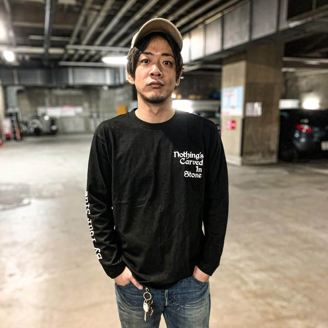 Nothing’s Carved In Stoneさんのインスタグラム写真 - (Nothing’s Carved In StoneInstagram)「【着用写真】﻿ By Your Side ロンT(黒/白)﻿ SIZE：S / M / L / XL  4,500円（村松 M着用）﻿ ﻿ ワンマンシリーズ限定販売のTシャツとなります。﻿ ぜひチェックしてみてください。﻿ ﻿ ・1月9日(木)Zepp Tokyo﻿ ・1月11日(土)Zepp Fukuoka﻿ ・1月13日(月祝)仙台Rensa﻿ ・1月17日(金)Zepp Nagoya﻿ ・1月18日(土)Zepp Osaka Bayside﻿ ﻿ チケット等、詳細はオフィシャルサイトをご覧ください﻿ ﻿ #nothingscarvedinstone #ナッシングス #ncis #silversunrecords #byyourside」1月7日 21時21分 - nothingscarvedinstone