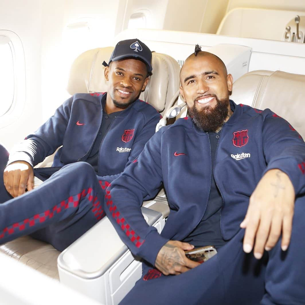 ネルソン・セメドさんのインスタグラム写真 - (ネルソン・セメドInstagram)「Partimos para la Supercopa con el 👑 @kingarturo23oficial 🛫🇸🇦 X」1月7日 21時28分 - nelsonsemedo50