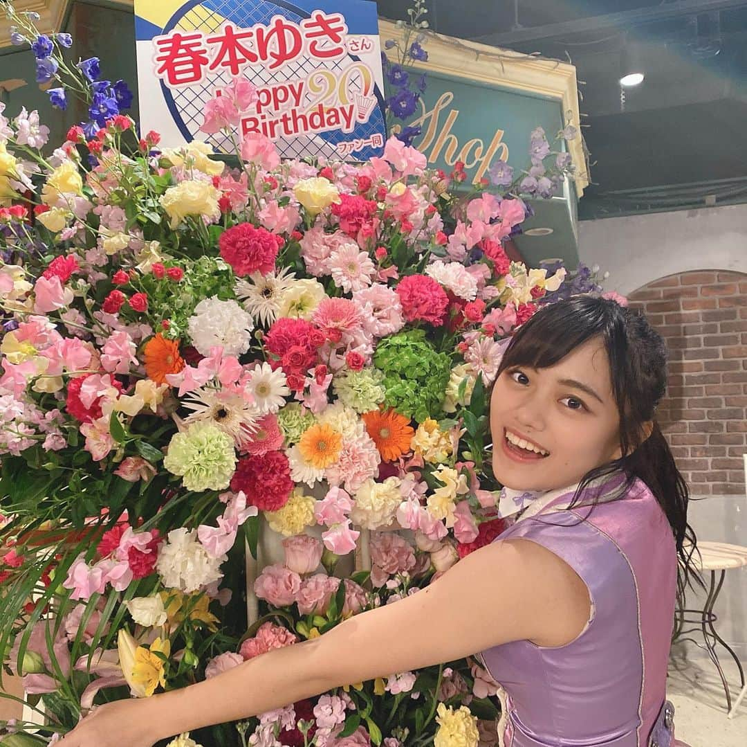 春本ゆきのインスタグラム：「生誕祭ありがとうございました！ 新年早々から楽しすぎました〜  3枚目は私的セクシーポーズだよ みんならぶ  #春本ゆき #春本ゆき生誕祭」