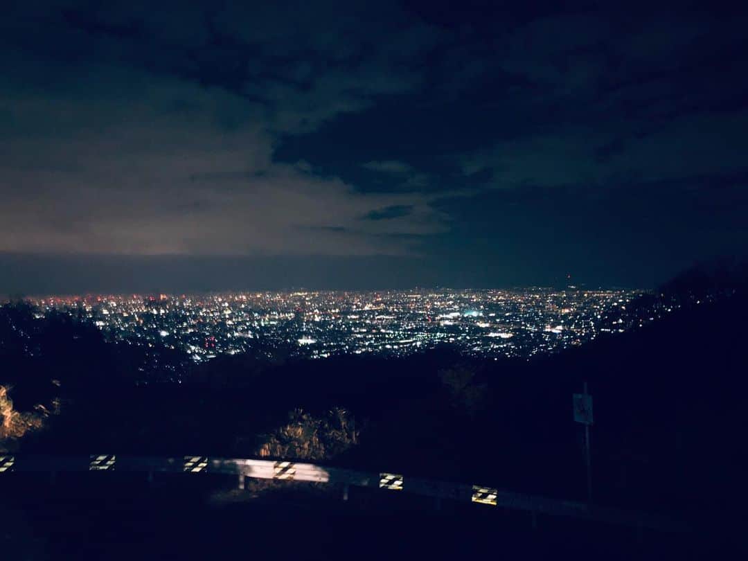 奥田力也さんのインスタグラム写真 - (奥田力也Instagram)「, 🙈🌃💫✨ #夜景 #ええ写りしとるわ」1月7日 21時36分 - rikiyaokuda.official