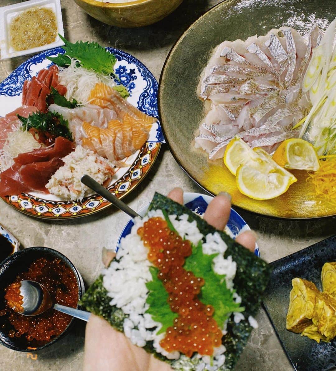 のインスタグラム：「ゆっくり過ごした年末年始は終わりっ。 明日から韓国出張。寒いのでしょうか😱？」