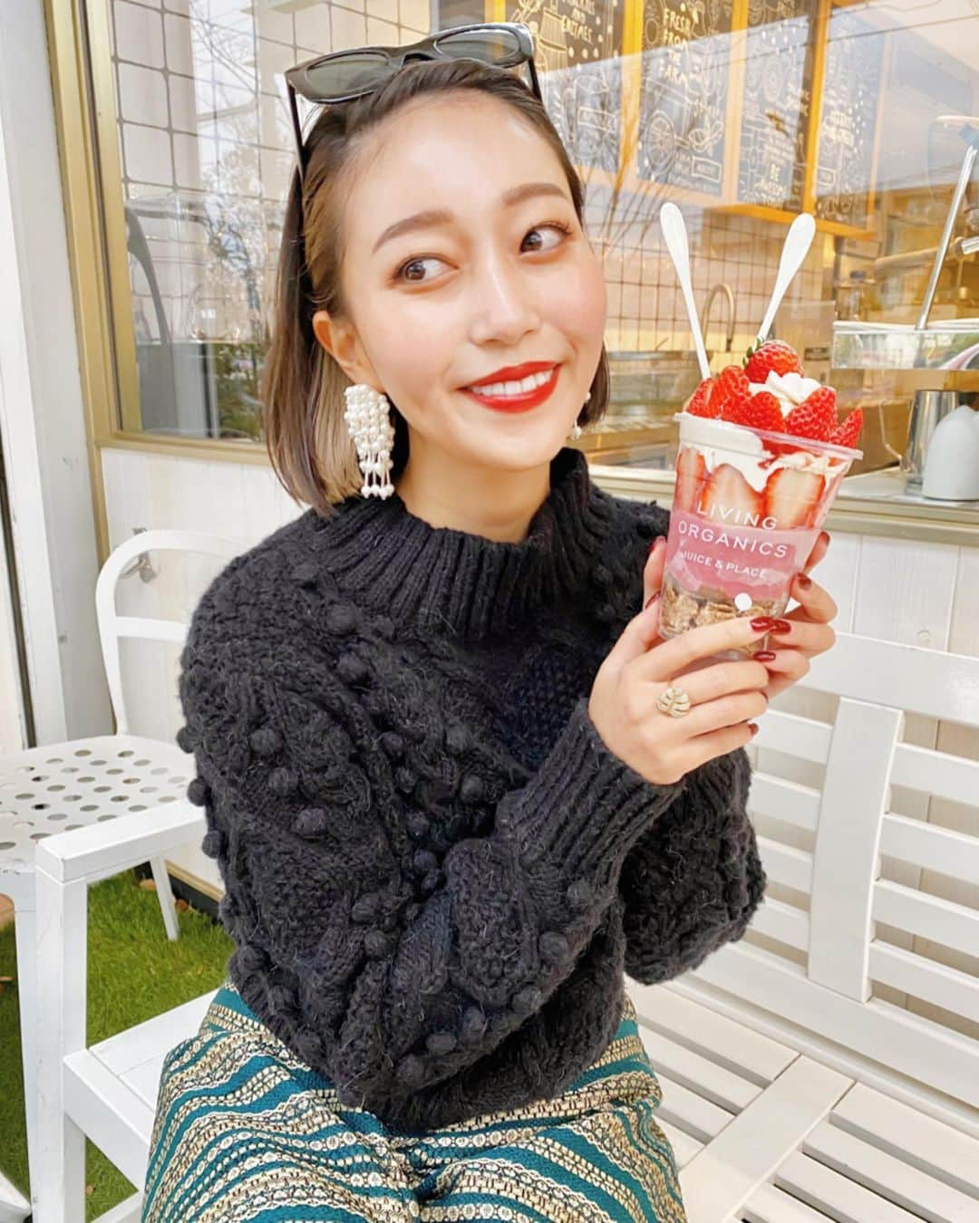 梅谷安里さんのインスタグラム写真 - (梅谷安里Instagram)「今年も大好きな苺の季節がきた🍓 @livingorganics_ashiya の いちごパルフェが大好き🥰 やっぱりここの豆乳クリーム美味しすぎる😋パーフェクト😋 ・ ・ #strawberry#livingorganics  #苺#いちごパフェ#🍓#cafe #カフェ」1月7日 21時58分 - anriworld