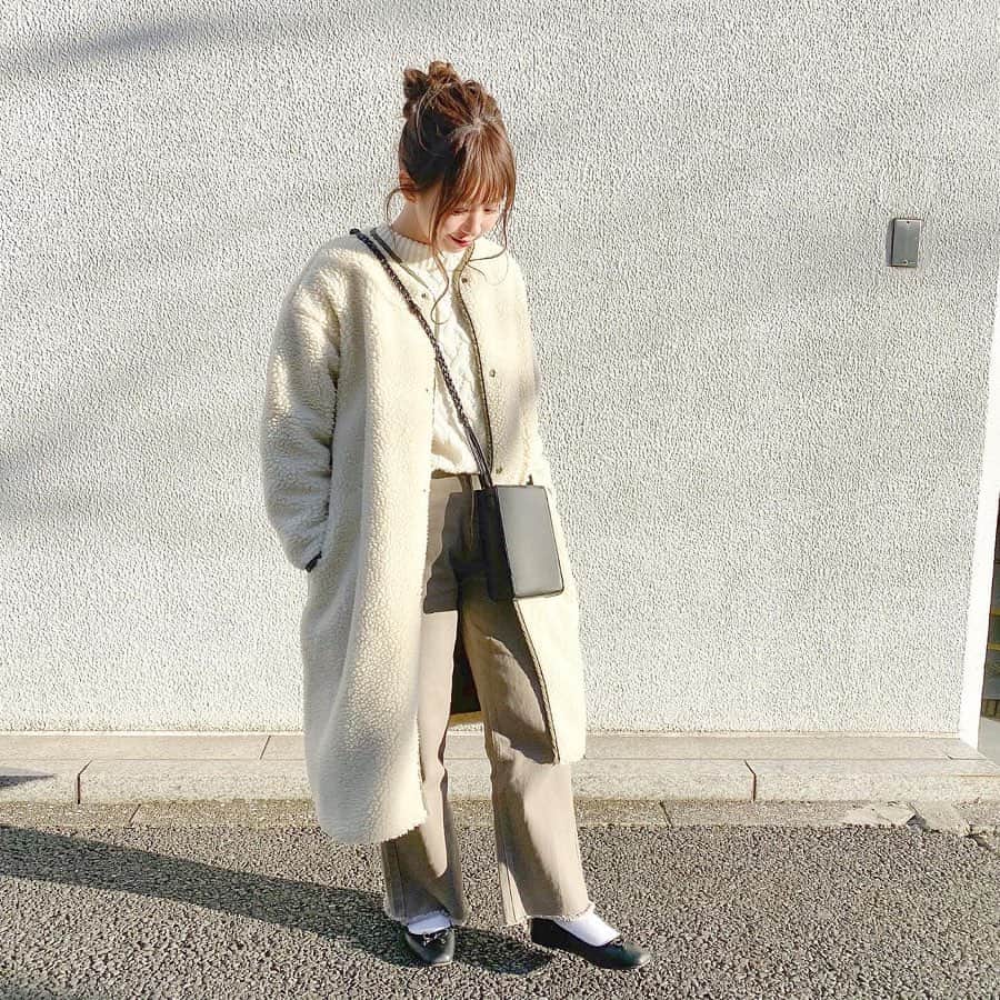 のインスタグラム：「ㅤㅤㅤㅤㅤㅤㅤㅤㅤㅤㅤㅤㅤ ㅤㅤㅤㅤㅤㅤㅤㅤㅤㅤㅤㅤㅤ ㅤㅤㅤㅤㅤㅤㅤㅤㅤㅤㅤㅤㅤ #ootd ㅤㅤㅤㅤㅤㅤㅤㅤㅤㅤㅤㅤㅤ ひとつまえのカフェでのコーデ☺️🧡 ㅤㅤㅤㅤㅤㅤㅤㅤㅤㅤㅤㅤㅤ ロングボア去年のだけど 買ってよかった(∩ˊᵕˋ∩)♡ ㅤㅤㅤㅤㅤㅤㅤㅤㅤㅤㅤㅤㅤ ❤︎ tops : #GU ❤︎ pants : #auntierosaholiday ❤︎ outer : #freaksstore ❤︎ bag : #chuclla ㅤㅤㅤㅤㅤㅤㅤㅤㅤㅤㅤㅤㅤ ㅤㅤㅤㅤㅤㅤㅤㅤㅤㅤㅤㅤㅤ 前まではカフェラテ 一択だったけど 最近抹茶ラテとかほうじ茶ラテとかにもはまってる🧡 9日からのスタバの新作早く飲みたいなあ☺️💓 ㅤㅤㅤㅤㅤㅤㅤㅤㅤㅤㅤㅤㅤ ㅤㅤㅤㅤㅤㅤㅤㅤㅤㅤㅤㅤㅤ #harucd ㅤㅤㅤㅤㅤㅤㅤㅤㅤㅤㅤㅤㅤ」