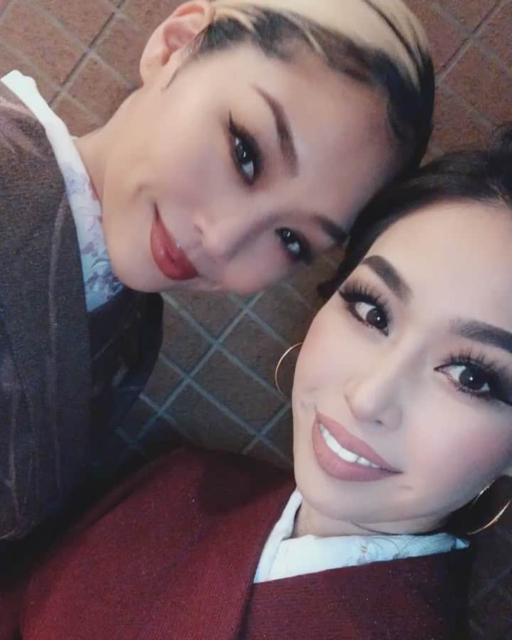 TOKINEのインスタグラム：「明けましておめでとうございます🎍💕﻿ 2020年も宜しくお願い申し上げます🙏🌈﻿ 皆さんにとっても素敵な一年になりますように😊﻿ ﻿ 今年も年明けは姉と初詣に行きました⛩﻿ 今年は髪飾り用に、母親が手作りでお花をたくさん用意してくれた😭🌸❤️🙏﻿ ﻿ #2020﻿ #はじまったー！！！！！！！﻿ #🛸🌎💗🌈🐉✨﻿ ﻿」