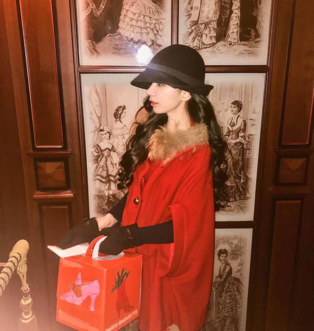 ナ・ヒョンソンのインスタグラム：「💌❣️❤️🌹🧣👠」