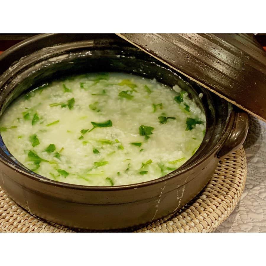 中田奈沙さんのインスタグラム写真 - (中田奈沙Instagram)「seven herb porridge🍚 1月7日は七草粥😗 何気に自分で作ったのは初めてでした。 * #七草粥 #無病息災 #奈沙ごはん * #noricenolife #やっぱり米が好き * * #sevenherbriceporridge #porridge #riceporridge #rice #foodstagram #foodie #instafood #foodporn #foodpic #foodpic #japanesefood #healthy #washoku #お粥 #粥 #米 #おうちごはん #日本食 #和食 #健康 #ヘルシー #お正月 #正月 #新年 #日本 #手作り」1月7日 22時16分 - nasa_nakada