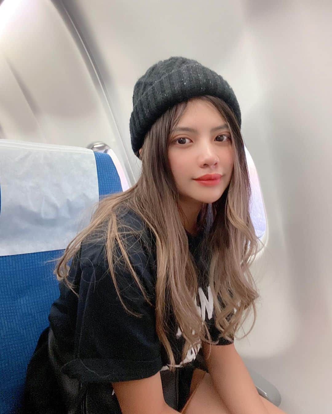 VIENNAさんのインスタグラム写真 - (VIENNAInstagram)「ハワイ到着！ Hello Summer🌴First trip in 2020 !! First time in HAWAII ・ ・ ・ #Hawaii#Honolulu#Plane#travel#like4like#follow4follow#followforfollow#travel#trip#diet#sexy#likeforlike#makeup#tagsforlikes#f4f#vsco#lightroom#コーデ#おしゃれさんと繋がりたい#ボブ#ダイエット#写真好きな人と繋がりたい#ハワイ#ホノルル」1月7日 22時19分 - viennadoll_official