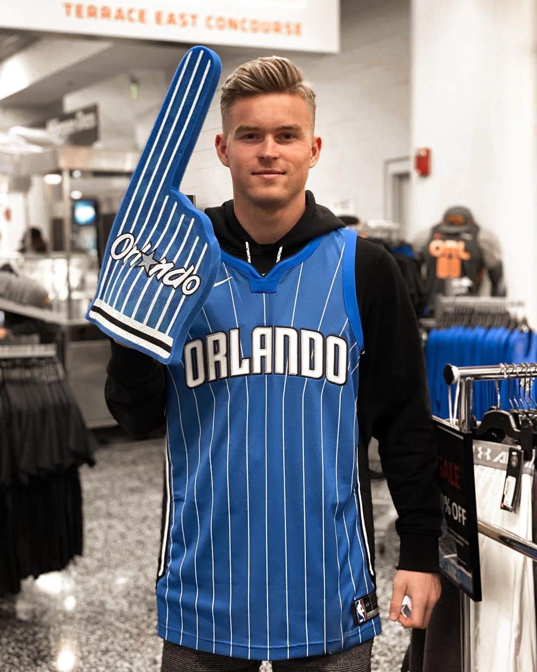 マキシミリアン・ミッテルシュタットのインスタグラム：「🏀 @orlandomagic #nba#usa#florida#m17」