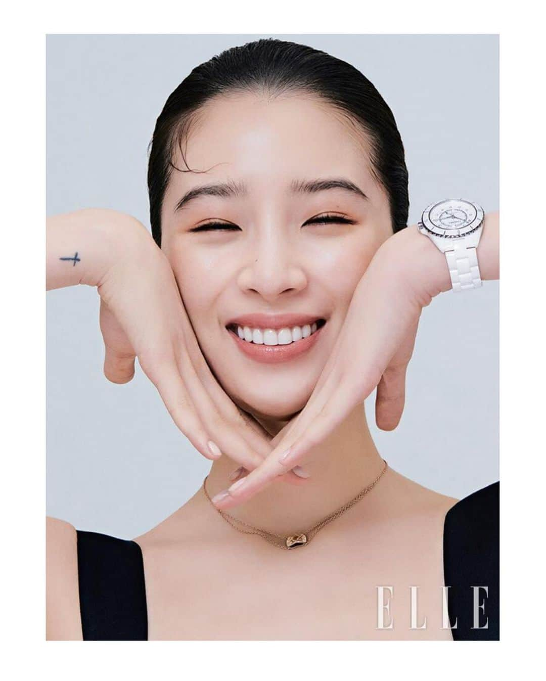 アイリーン・キムさんのインスタグラム写真 - (アイリーン・キムInstagram)「#광고 1, 2 or 3?  @chanelofficial @ellekorea  #theNewJ12 #ChanelWatches」1月7日 23時01分 - ireneisgood