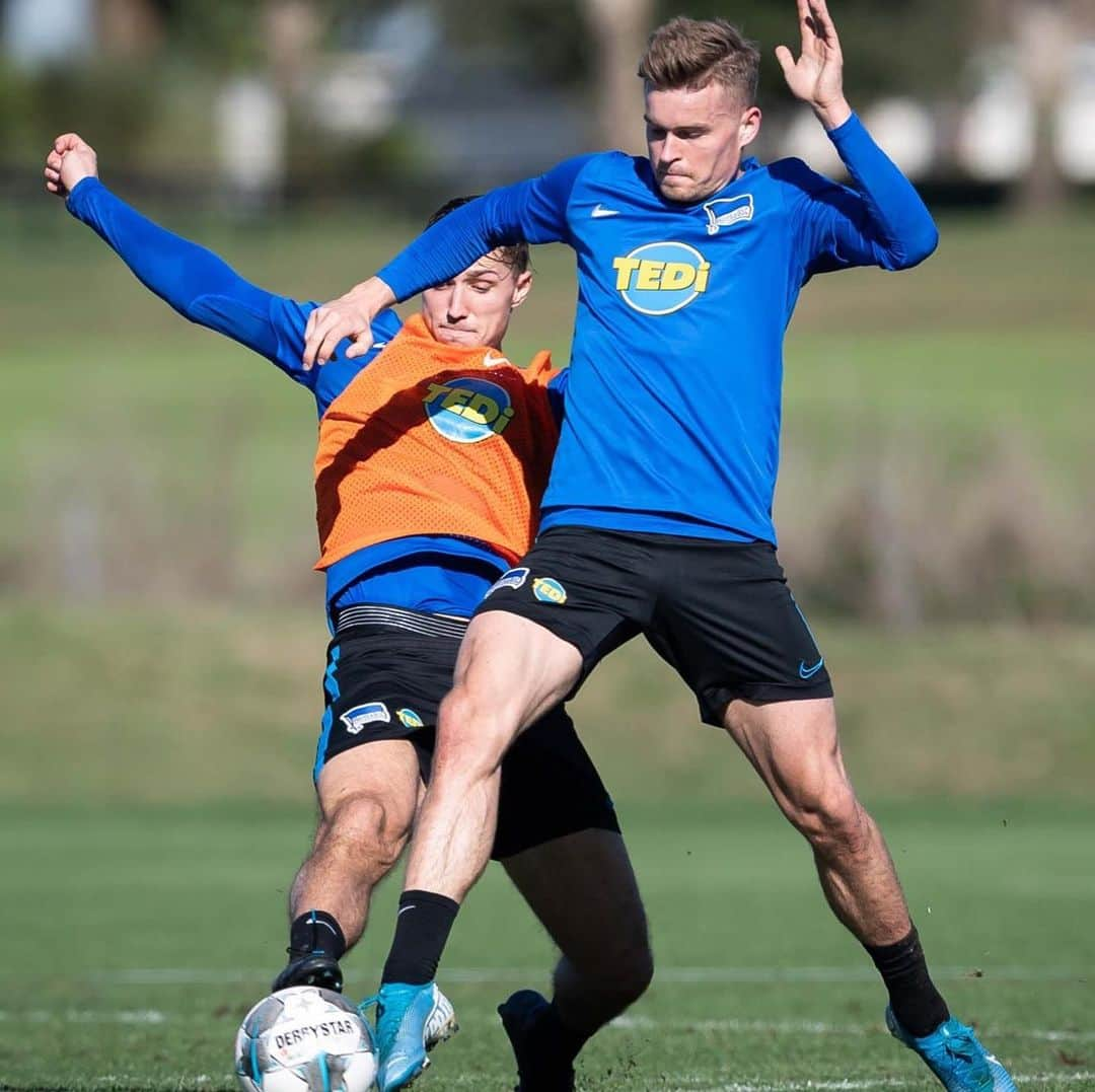 ニクラス・シュタルクさんのインスタグラム写真 - (ニクラス・シュタルクInstagram)「💪🇺🇸⚽️👋 #trainingcamp」1月7日 23時15分 - nik.stark4