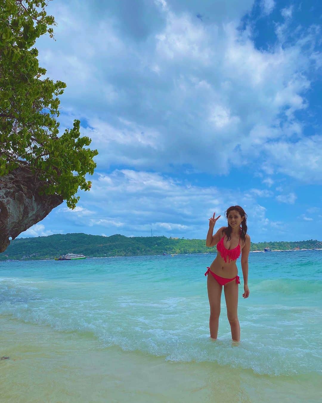 野田彩加さんのインスタグラム写真 - (野田彩加Instagram)「海きれいだっなぁ🥺❤️ ピピ島を堪能しにまた行きたい🏖❤️ #pipiisland #phuket #beach #thebeach #休みももう終わり #現実世界　#寒いの嫌い　#🥶」1月7日 23時55分 - aya.205