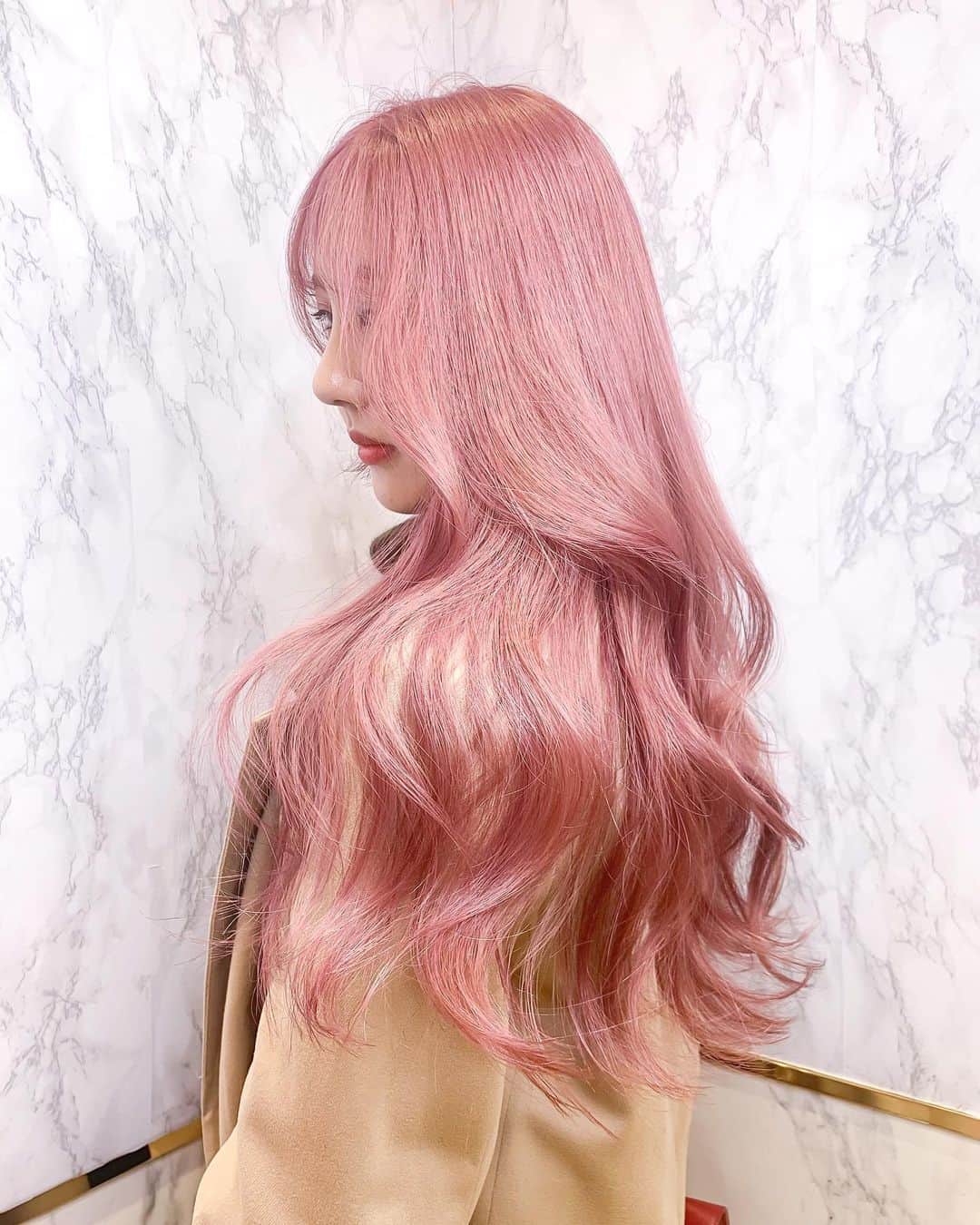 原涼香のインスタグラム：「上品なプレミアムカラー✨ 『 Romantic pink 💞💞 』 ケアブリーチ３回以上、プレミアムカラーで サラツヤハイトーン♡ ㅤㅤㅤㅤㅤㅤㅤㅤㅤㅤㅤㅤㅤ」