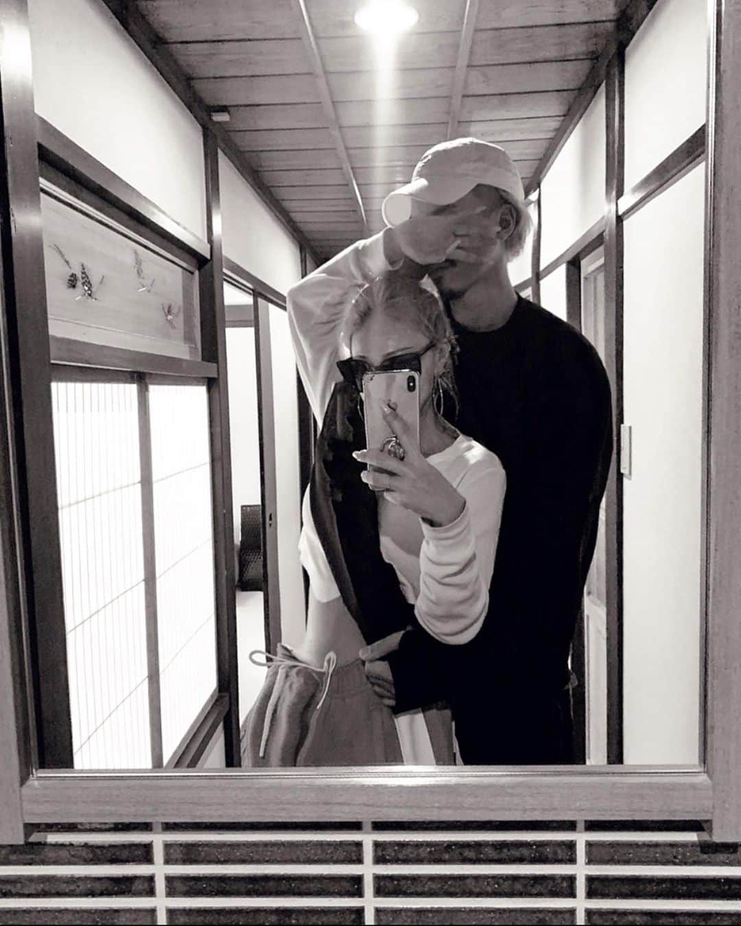 MARISのインスタグラム：「Happy birthday to my @light_worker_boy ❤️The sweetest guy in this world 🌎I love you as my boyfriend and the best friend ❤️Thank you for being on my side as always ❤️ My messy hair though 🤷🏼‍♀️ はぴーばーっでい！世界一優しい人❤️ よく仲良いねて言われるけど本当に仲良い❤️ いつもいじってばっかごめんね🤣かまってくれてありがと❤️ #bestfriends #love #couplephotography #couplegoals #fashion #onsen #hotspring」