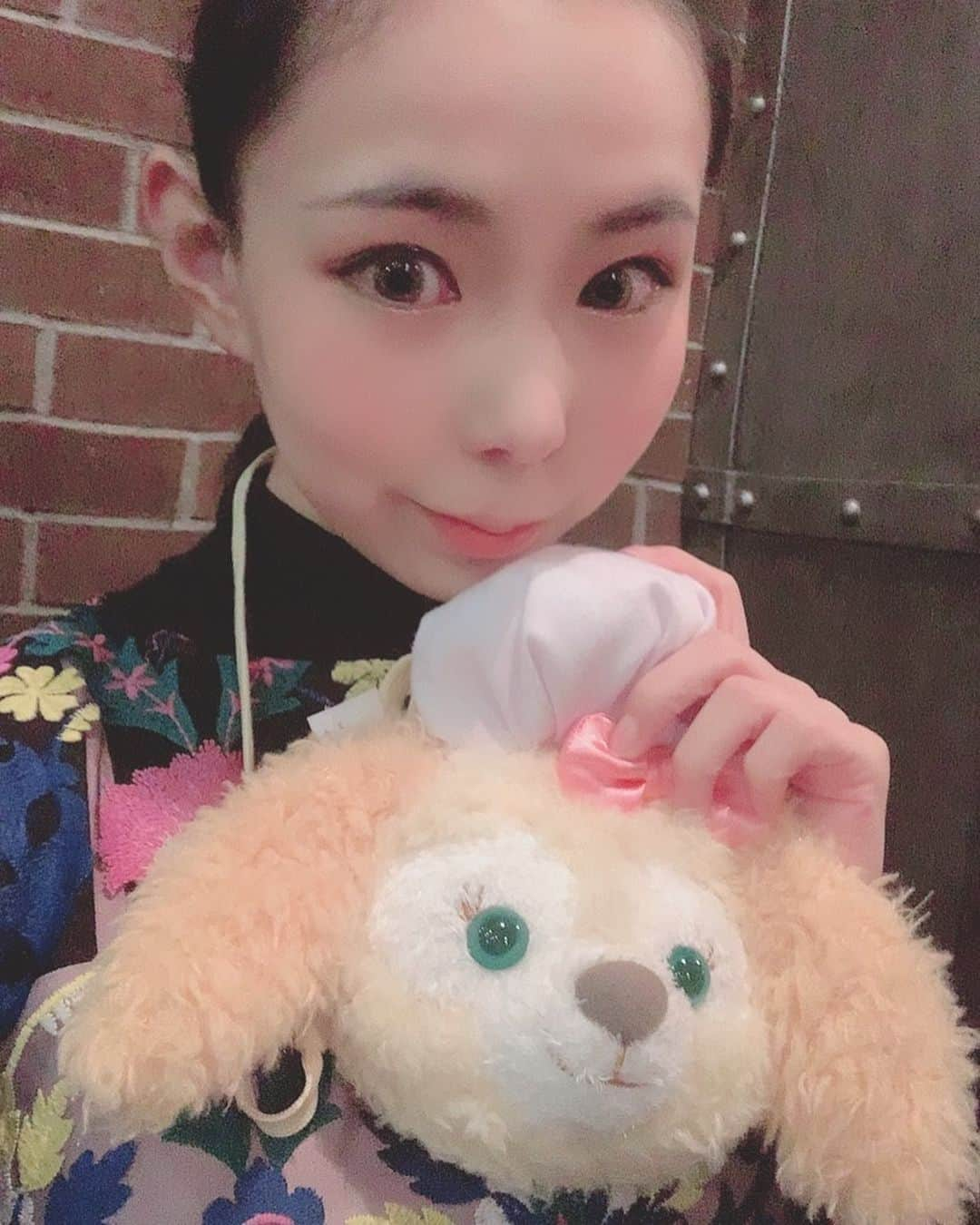 吉根ゆりあさんのインスタグラム写真 - (吉根ゆりあInstagram)「目的のひとつだったクッキーちゃんのごはんセットのメインを持ったゆりりんと間違い探しも載せておきます。 #吉根ゆりあ  #av女優  #クッキーアン  #ハートウォーミングデイズ2020」1月8日 0時40分 - julia_yoshine