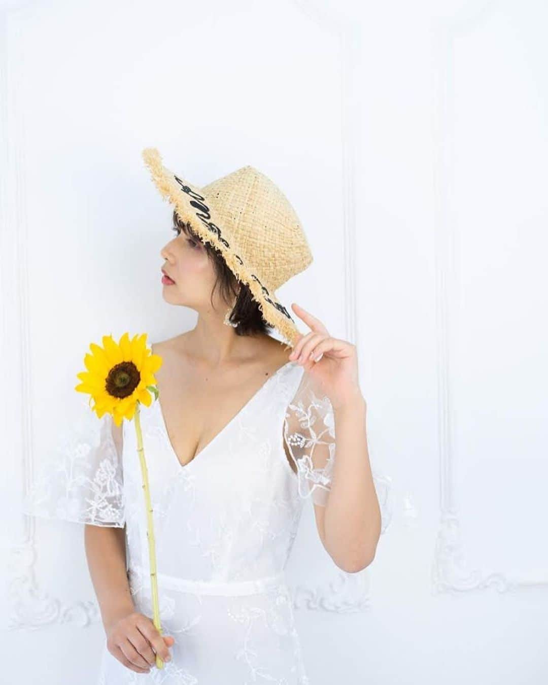 のインスタグラム：「また撮影したいなぁ🌼 #夏#ひまわりイエロー#夏が恋しい#撮影」
