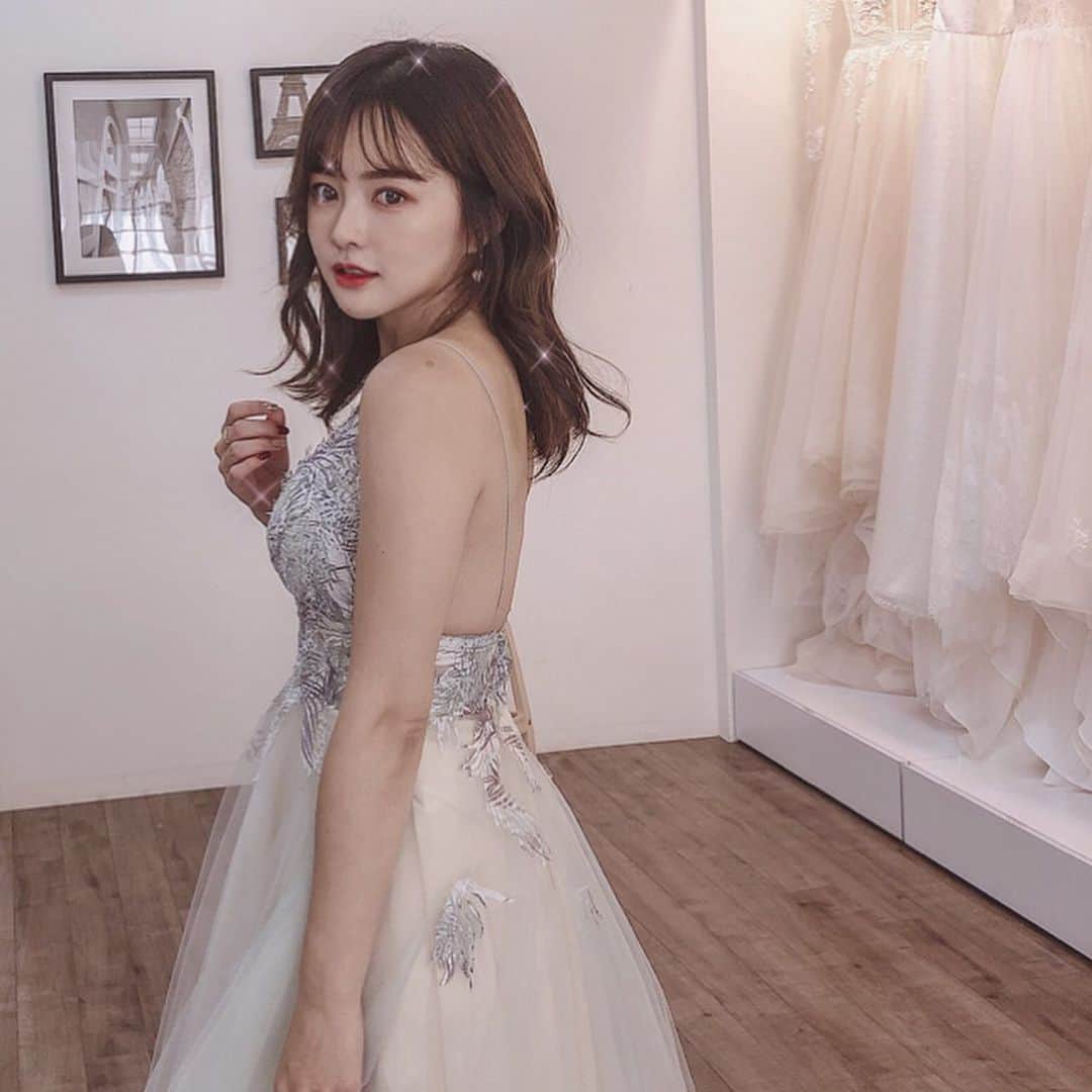 柯柯YELIZさんのインスタグラム写真 - (柯柯YELIZInstagram)「後來決定選這套拍姐妹婚紗😻 好期待二月❤️ 想拍姐妹婚紗可以詢問 @missoli09」1月8日 0時47分 - yelu.22
