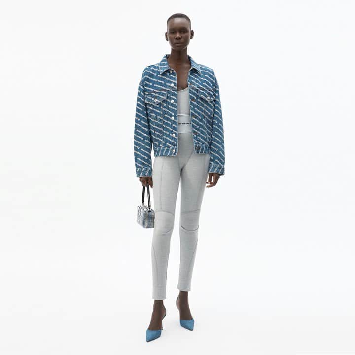 アレキサンダー・ワンのインスタグラム：「new year, new you, new denim.」