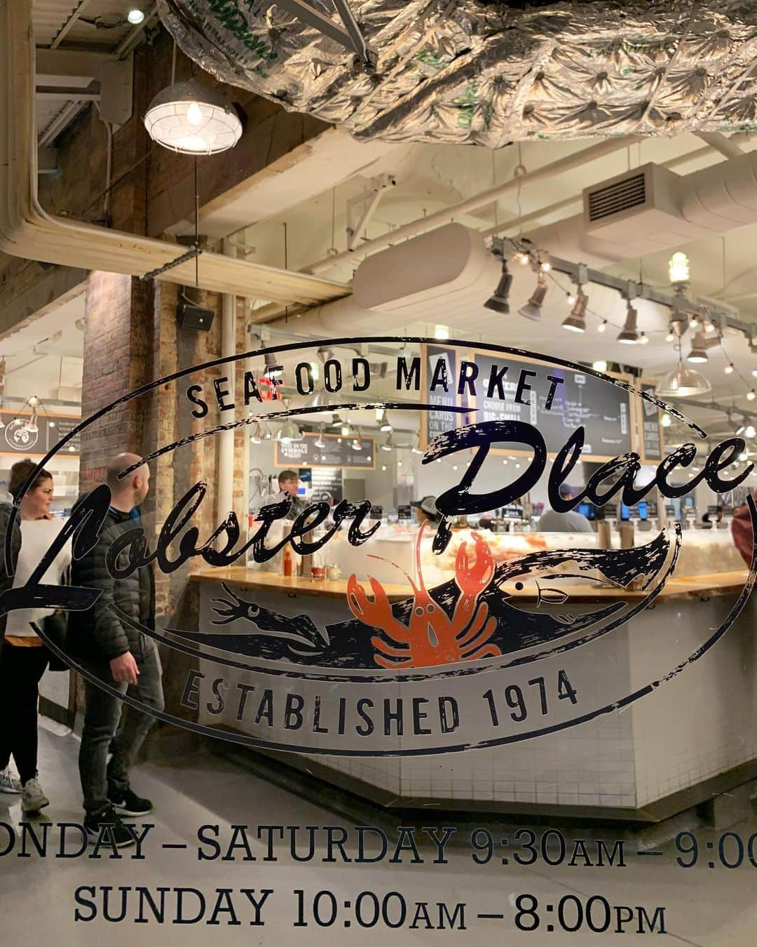 小林さりさんのインスタグラム写真 - (小林さりInstagram)「CHELSEA MARKET ・ ・ たまたまNYにいた友達とチェルシーマーケットで合流してロブスターのサンドを食べたよ𓇬°. 一緒に飲んだロブスターのスープもめっちゃ美味しかったっ！！ だかしかし！食べるのに必死で写真撮り忘れた…笑 ・ ・ ジェラートの写真は撮ってるのにね ༘*笑 ジェラートもとっても美味しかったよ◡̈♡ ・ ・ まだまだニューヨークの写真沢山載せたいのだけど、帰国して日常に戻ったのでこの辺で終わりにします✈︎°. お付き合い頂きありがとうございました♡ ・ ・ 明日から学校始まります！ 2年生の3学期、最後の学生生活頑張りますっ♪ 皆さんもお仕事や学業頑張ってくださいね ༘* ・ ・ #チェルシーマーケット #chelseamarket」1月8日 1時12分 - _____sari