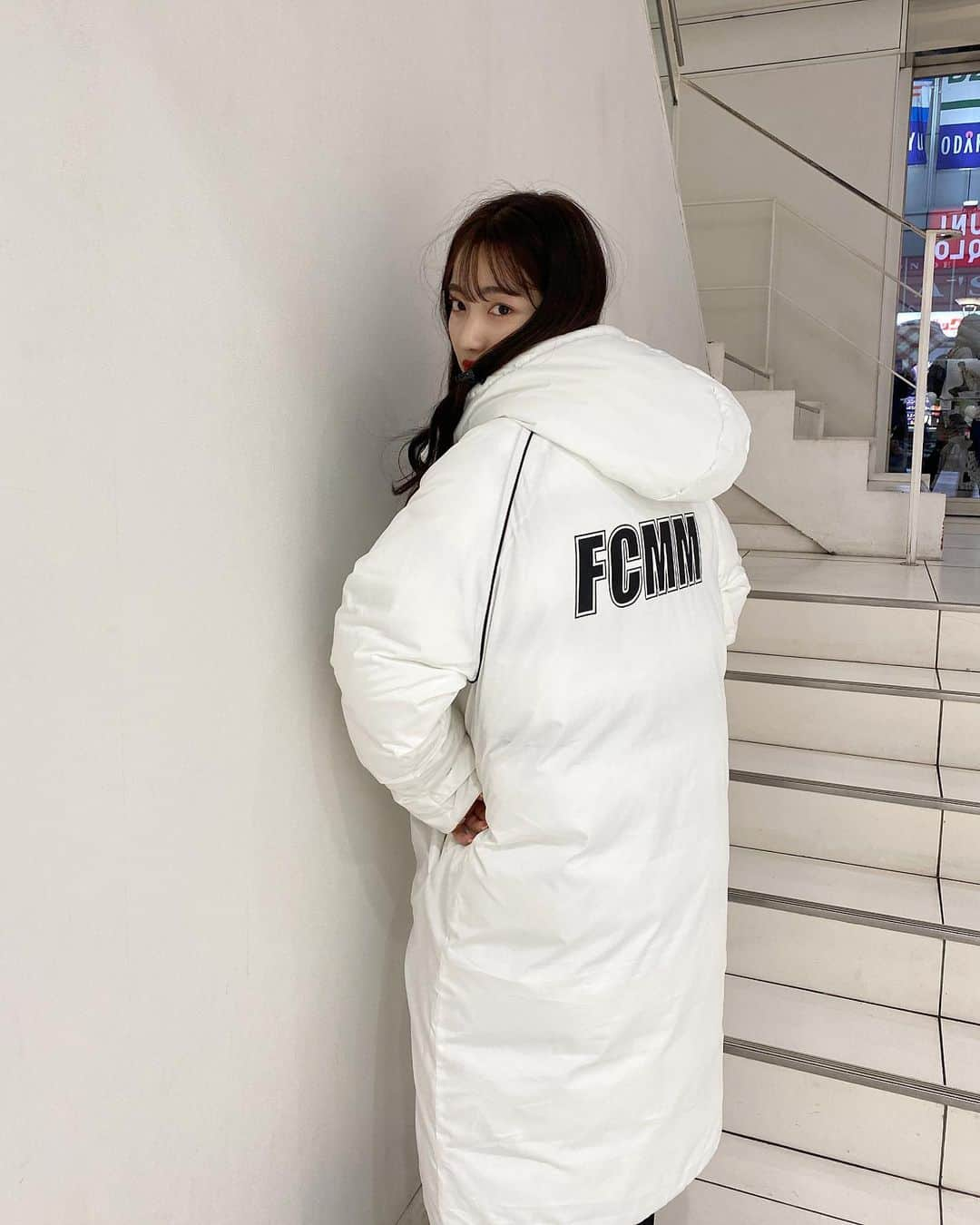 河﨑莉奈さんのインスタグラム写真 - (河﨑莉奈Instagram)「FCMM🖤🤍🖤🤍 @morugi_official  @fcmm_official」1月8日 1時34分 - rinya5588