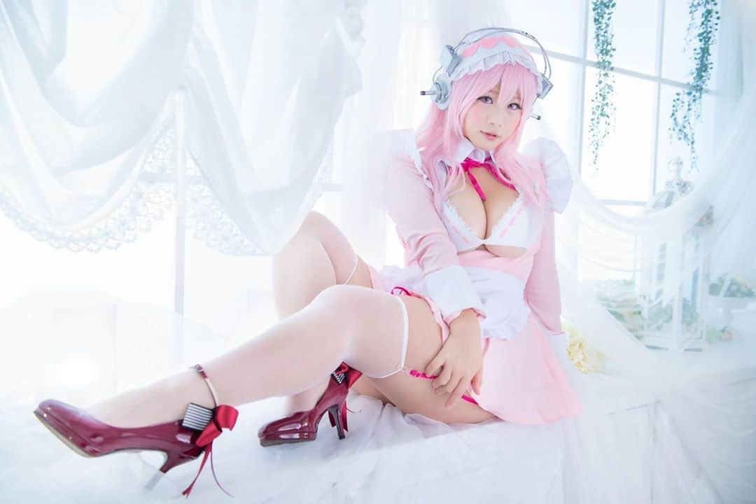 ほしのうめのインスタグラム：「そに子♡メイド　#メイド　#そに子　#コスプレ　#ピンク　#コスプレイヤー　#ほしのうめ　#すーぱーそに子　#マイラクラシック #ゆめかわいい #ふわふわ」