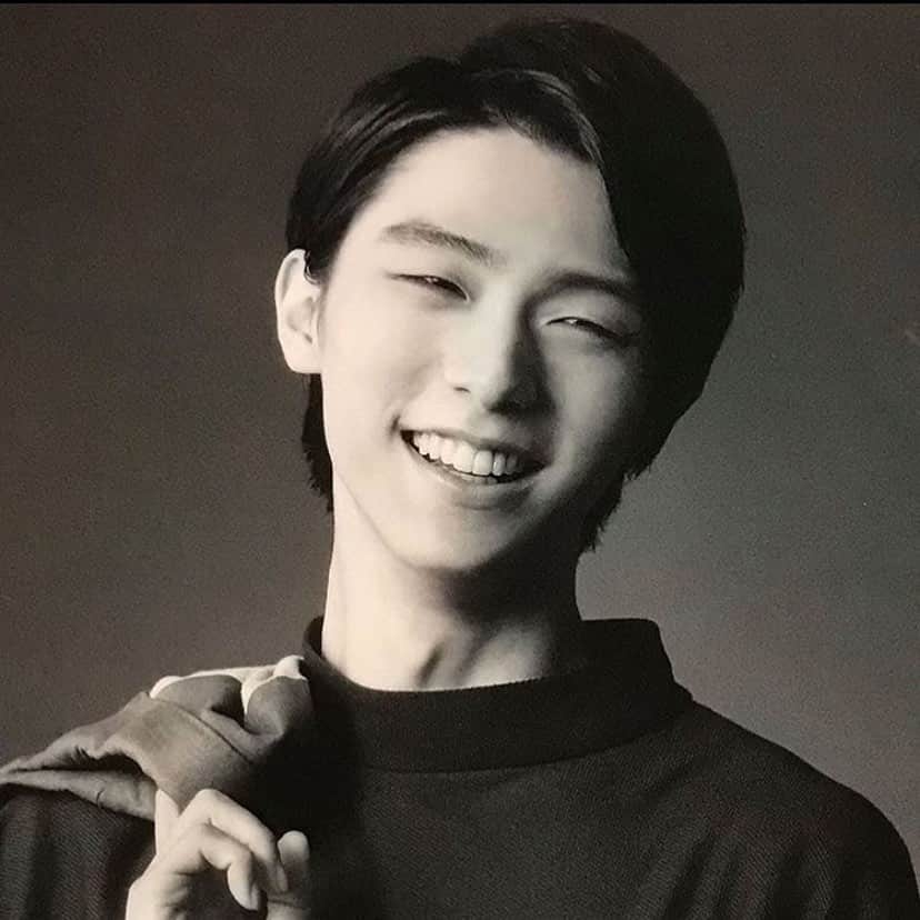  羽生結弦　ファンアカウントのインスタグラム：「😍😍😍 #羽生結弦 #yuzuruhanyu #hanyuyuzuru #yuzuru #hanyu #yuzu #japan #japanesefigureskater #japanese #figureskater #figureskating」