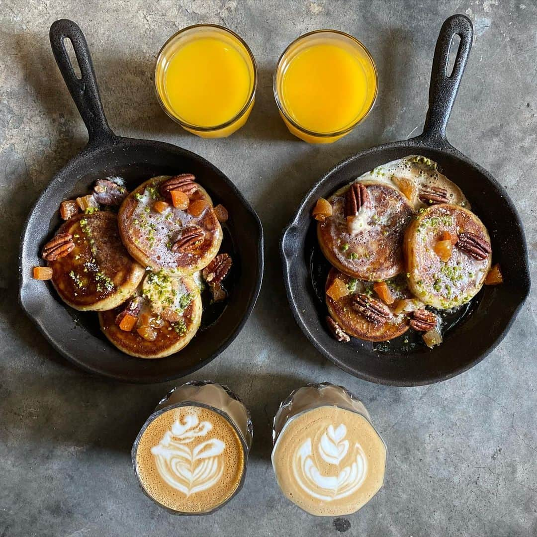 Symmetry Breakfastさんのインスタグラム写真 - (Symmetry BreakfastInstagram)「Hey Hong Kong 😘😘😘 Breakfast today at @thecoffeeacademics in Wan Chai 👋🏼 pancakes with whipped espresso butter, dried apricots and pecans, what an expectedly delicious combination. We’re here for a few days with my friend @felicityspector! It’s her first time visiting so I’m playing tour guide. We came for the opening of the new @dominiqueansel bakery opening in Harbour City @dangwenlihk Stories for more as always 😘 #symmetrybreakfast」1月8日 13時11分 - symmetrybreakfast