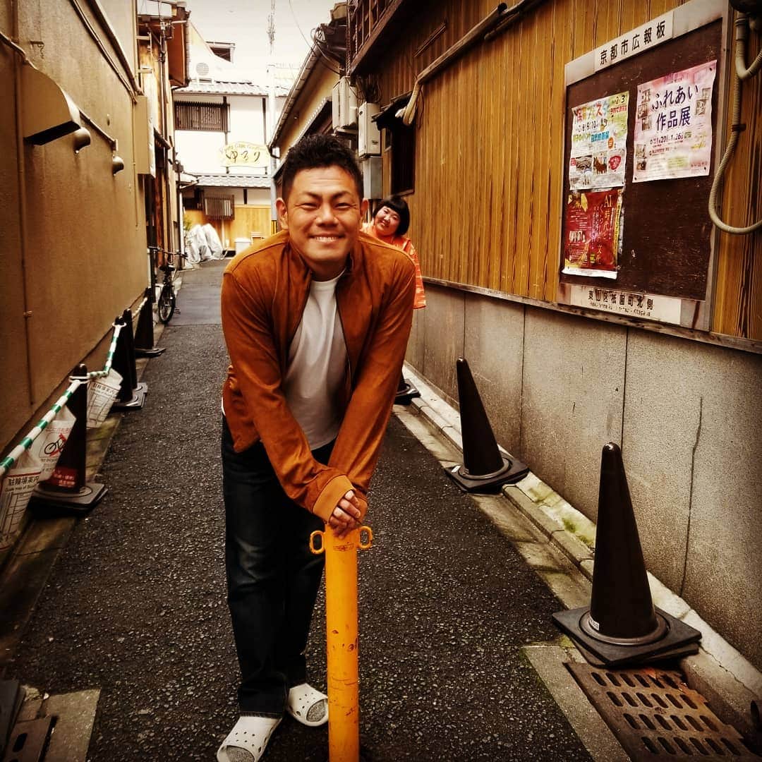 太田芳伸のインスタグラム：「今日から祇園花月です。 １月８日(水)～13日(月)までー  藍ちゃんの週ですよ🎵 めちゃめちゃ楽しい新喜劇‼️ 見ないと損やから、来てねーーーー‼️ 京都も寒いね😱 寒っ、背筋ゾクゾクする‼️」