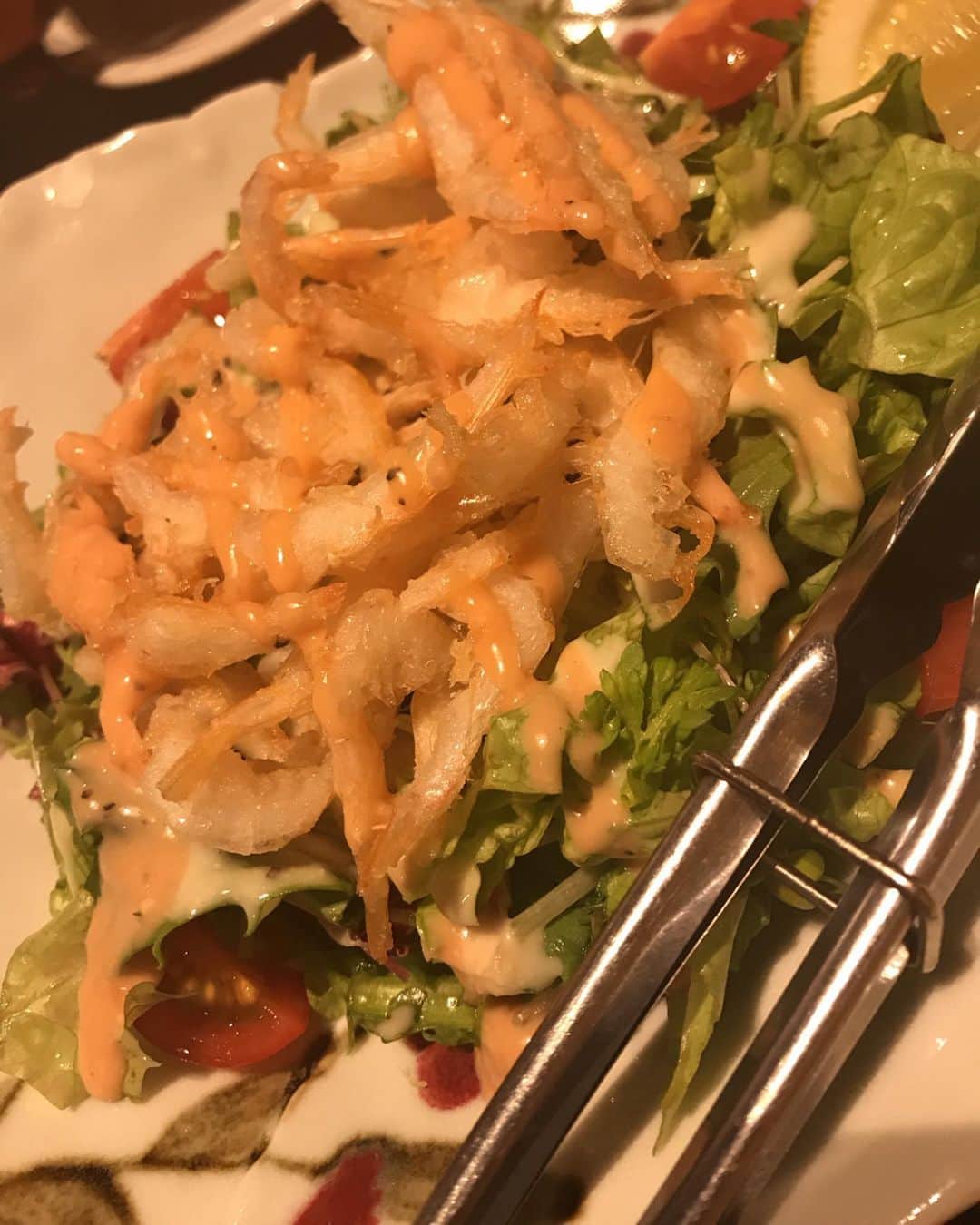 Yun chiさんのインスタグラム写真 - (Yun chiInstagram)「石川富山3日間で食べた美味しいもの🤤 みんなもいったら絶対食べてほしい🍶🦀🐟🐚 . #刺身 #のどぐろ #白海老 . #幻魚　←ゲンゲ撮り忘れた . #日本海のお魚ってなんでこんなにシャンとしてるの？ . #香箱蟹 #蟹の食べ方レクチャーしすぎてメンバーに嫌われた . #バイ貝 #焼いても刺身でも美味しい最高 . #寿司 #刺身とは一味違うよね . #富山駅近くトレンディだったラーメンショップ #ひげラーメン . #チャンピオンカレー #チャンカレ高柳店 . #会場の並びのおしゃれな本屋さん #マサラチャイ #石引パブリック 📚☕️ . #めん八小杉本店 #帰り際に回収した #ブラックラーメン #人生で食べたラーメンランキングにめり込む美味しさ . #完全に食べ過ぎ #富山石川グルメ全部のせ #帰宅後から始まるダイエット #japantravel#japantrip#japanesefood#toyama#ishikawa」1月8日 13時47分 - _yun_chi_