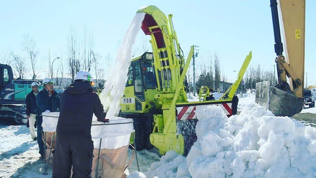 北海道放送「今日ドキッ!」さんのインスタグラム写真 - (北海道放送「今日ドキッ!」Instagram)「⛄️雪エネルギーの未来❄️ 今年は雪不足ですが、毎年厄介者扱いされる #雪 を利用して意外なことを始めたマチがあります。天からの贈り物 白いダイヤ💎の可能性を #もうひとホリ  #HBC #今日ドキッ #北海道 #空知 #美唄市  #やきとり #海の幸」1月8日 14時08分 - hbc_kyodoki
