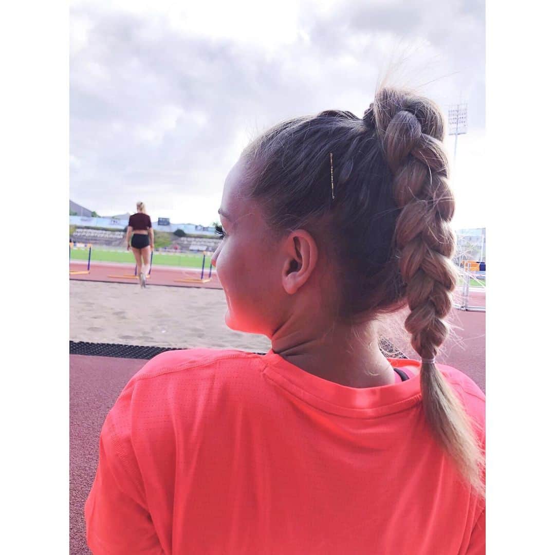 Sophia JUNKのインスタグラム：「Der erste Trainingstag auf Teneriffa ist absolviert ✔️ weitere 9 Tage warten auf mich 😈」
