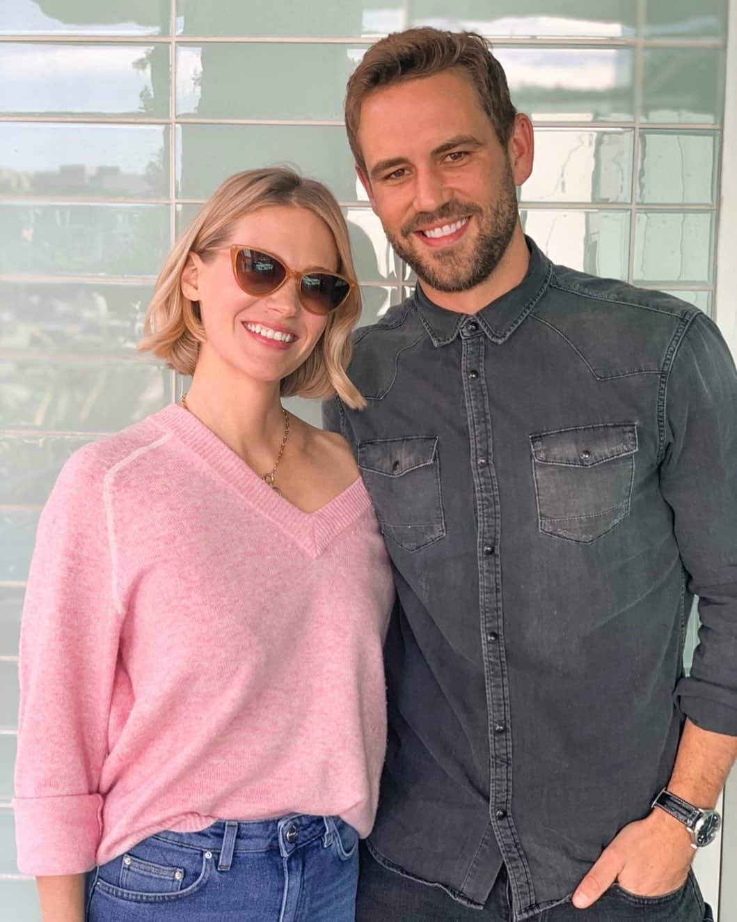 ニック・ビオールのインスタグラム：「If only her agent would have let her come on the Bachelor.」