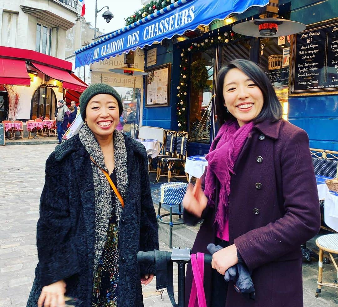 鈴木涼美さんのインスタグラム写真 - (鈴木涼美Instagram)「生きてると 　いいことあるわぁ 　冬の雲 　涼美、心の俳句 College reunion in Paris! Happy coincidence ♡ #reunion #japanesegirls #paris #montmartre」1月8日 6時40分 - suzumisuzuki
