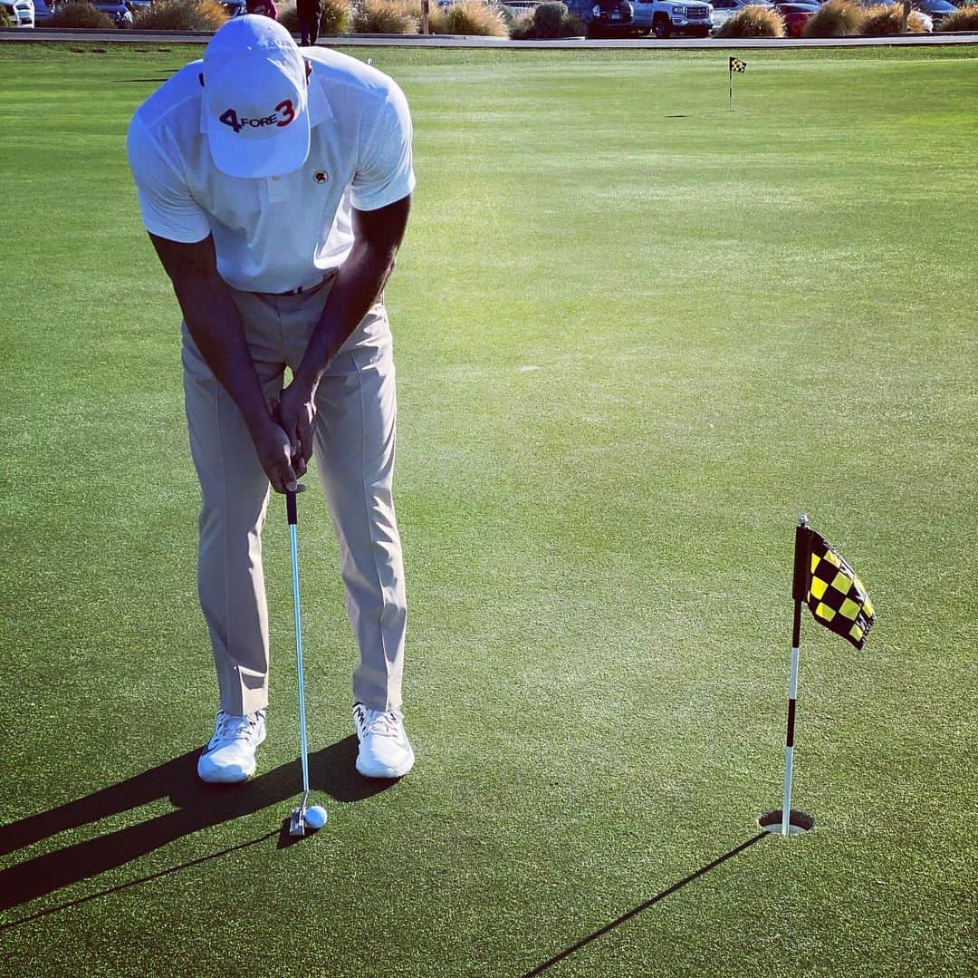 パトリック・ピーターソンさんのインスタグラム写真 - (パトリック・ピーターソンInstagram)「Great warm up round today with the crew at @talkingstickresort golf club prepping for the TSR Amateur Championship! Thank you @minaharigae for providing me some great tournament insight! Gonna be needing that the next couple weeks! 🙏🏾Good luck this year on the @lpga_tour !! . . . Check out the link in my bio with details on how to sign up for tournament. Spots are almost full. Use my name to still take advantage of early bird pricing! See you on the course! Taking all “friendly” side bets too! 😂😂」1月8日 6時44分 - realpatrickpeterson