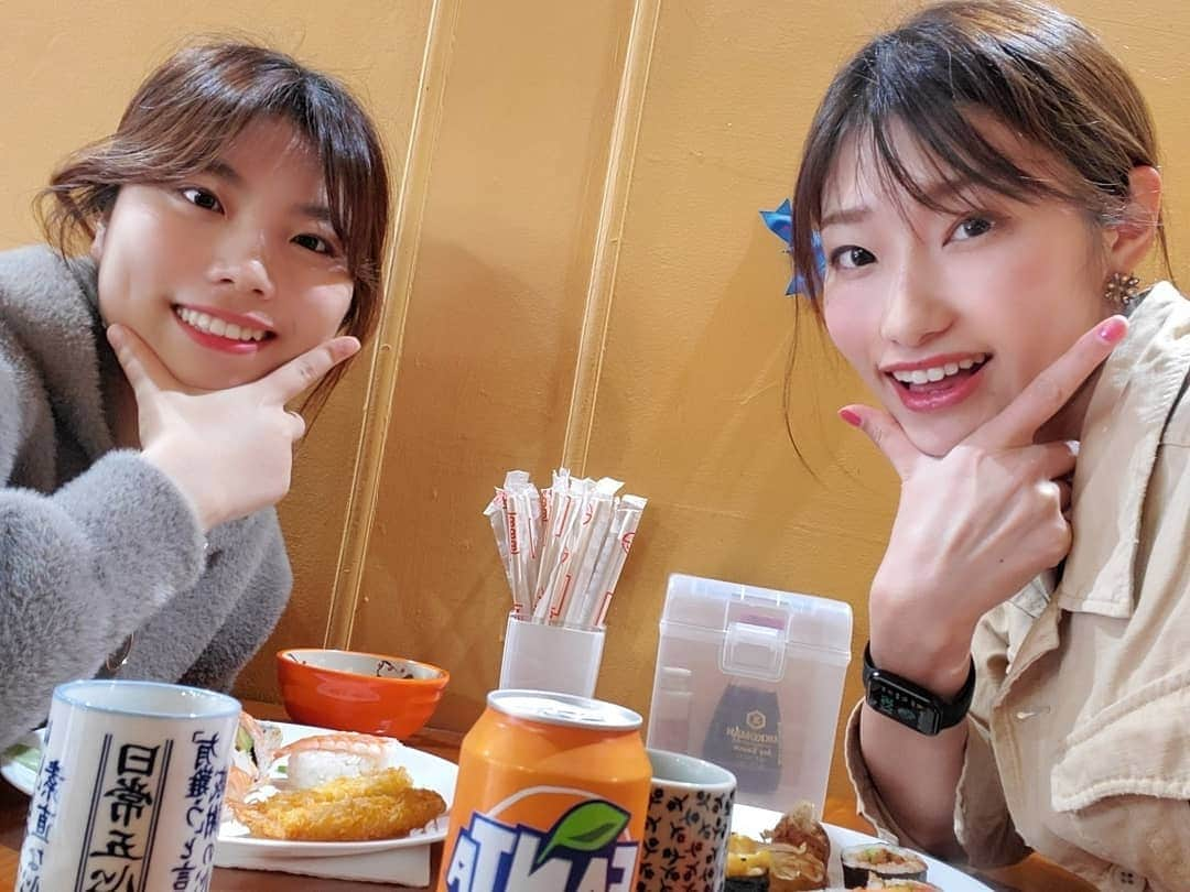 武田しのぶさんのインスタグラム写真 - (武田しのぶInstagram)「I went to go eat sushi with  Joo yeon:-) I'm the only japanese in town and at school. I learn something new every day. That is one's precious time... お寿司食べに行きました🍣✨ 日本人には空港を出てから街にも学校にも一人も会っていません✨ 日本語が、全く使えない、聞かない、 私にとってはとてもいい環境です。 先生に外でも、SNSもAll Englishと言われたので使わせてくださいね🙋‍♂✨ 勉強してたら直ぐに1日が終わります🌈✨✨ #repost @ec_auckland #NewZealand　@ecenglish #ニュージーランド留学#留学#留学中#留学したい#ecexperience #ecauckland #ニュージーランド#留学シンデレラ#sushi#abroad#sino_nz」1月8日 7時00分 - shino_0217_